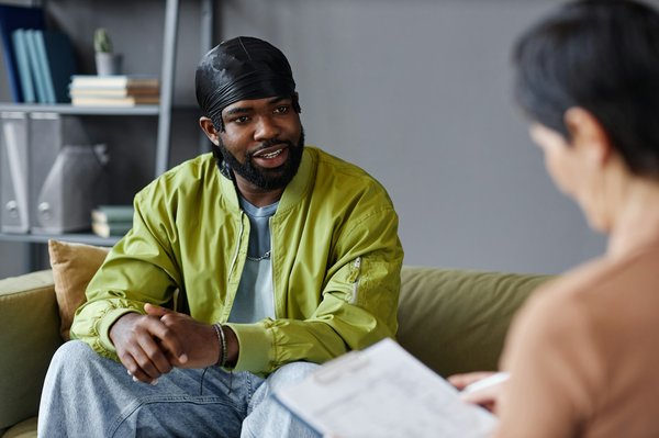 How Can Cognitive Behavioral Therapy Improve Pain Management in Chronic Migraine Sufferers?